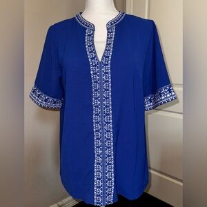 Woman's Royal Blue Blouse White Flower Pattern Embroidered Sz M